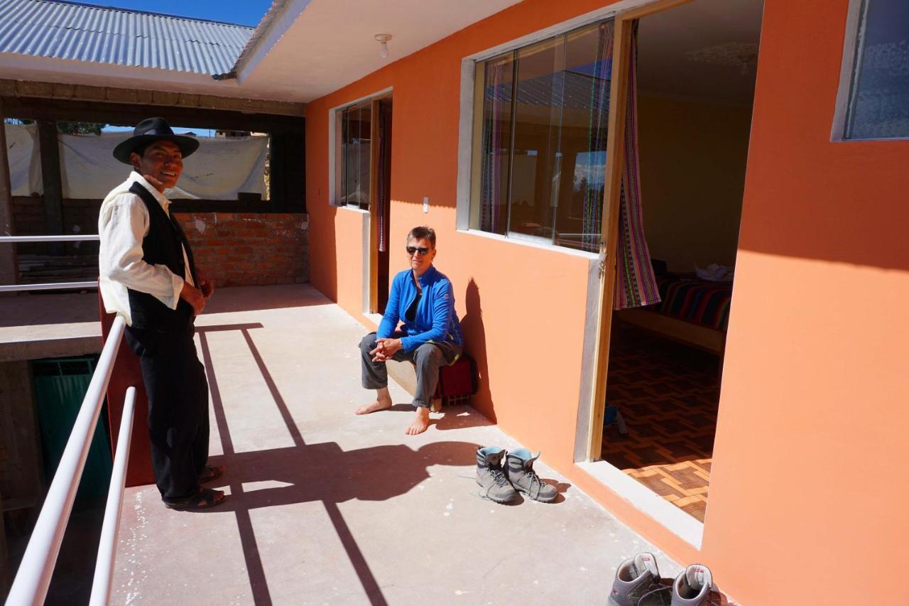 Tikawasi Homestay Comunidad Pueblo Isla Amantani Jose Luis Окосуйо Экстерьер фото